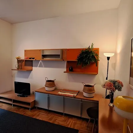 Acogedor Y Amplio Piso En Begona Apartment